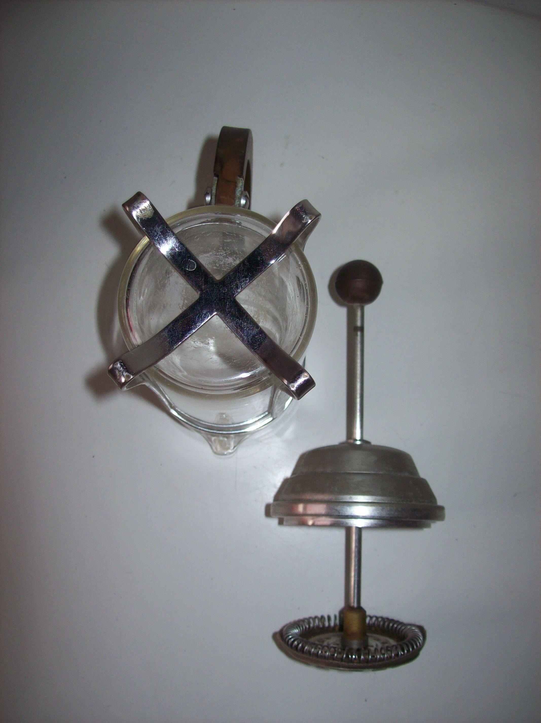 Melior piston coffee maker