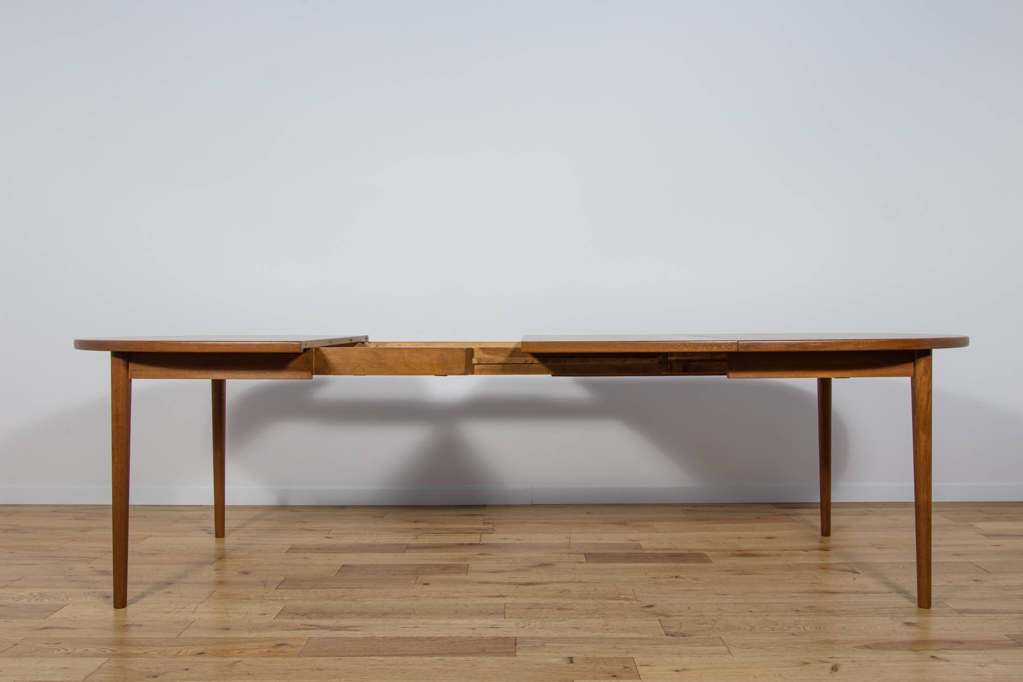 Table à manger en teck par Nils Jonsson Hugo Troeds, Suède, 1960s