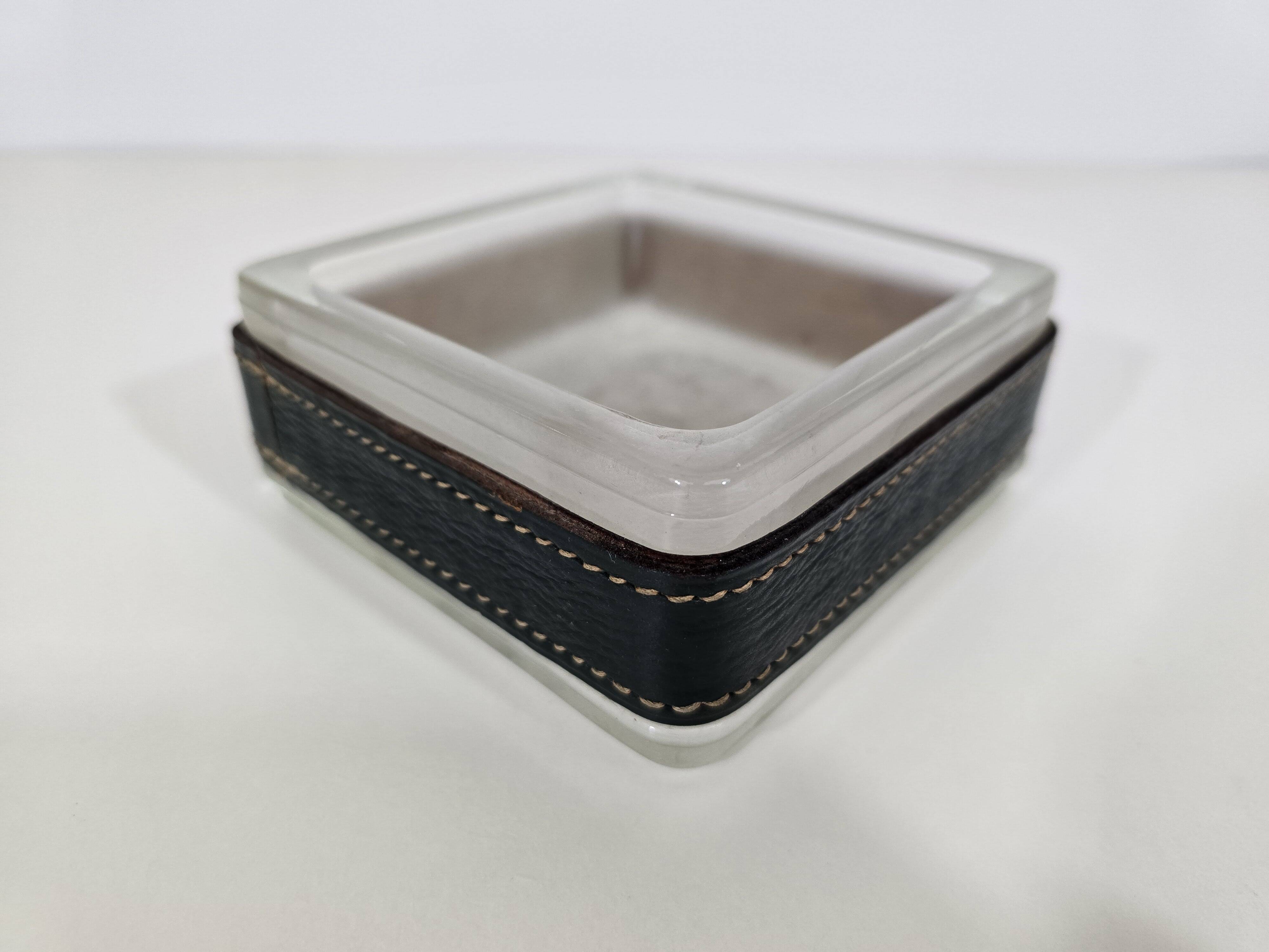 bowl empty pockets in glass with saddle-stitched leather