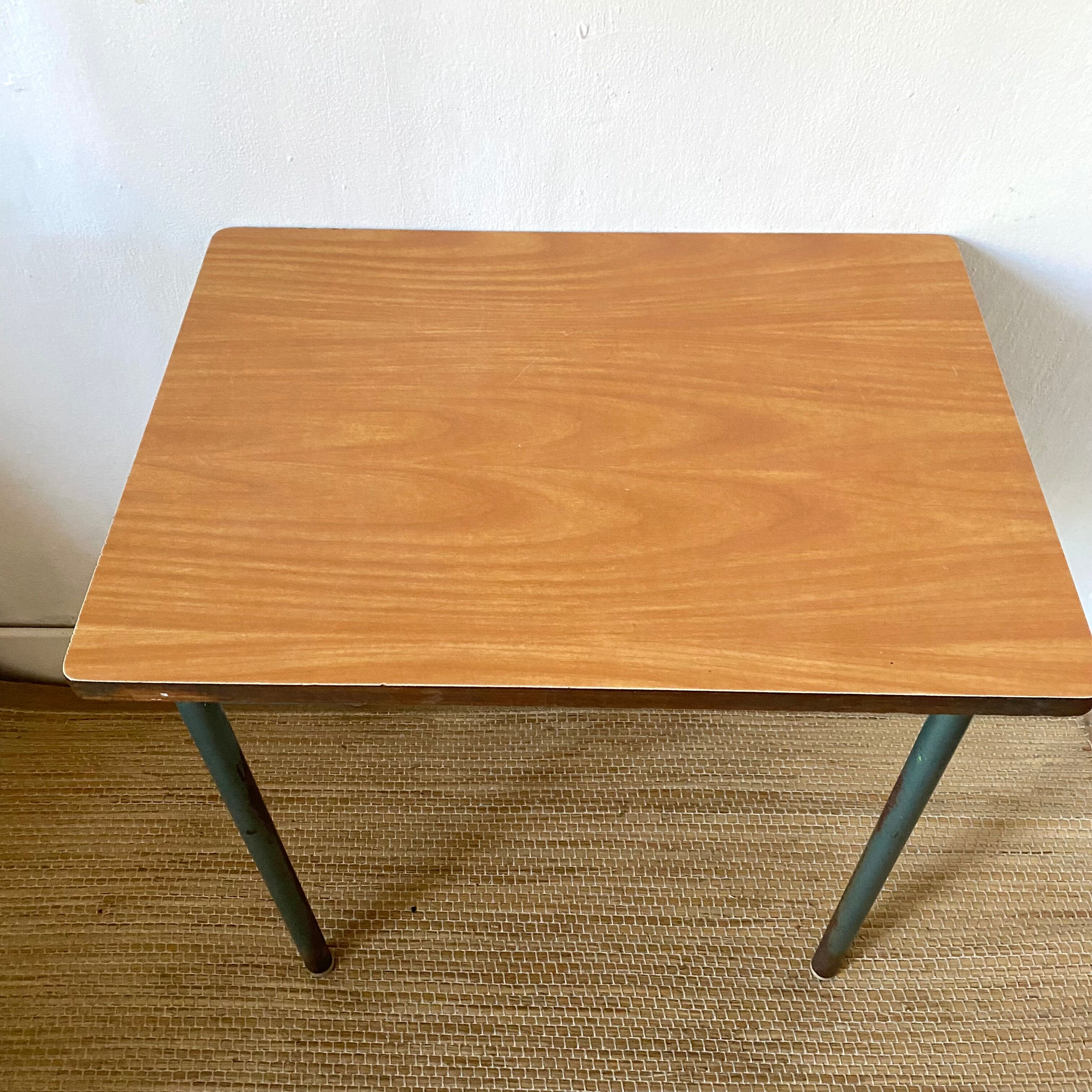 Bureau d'écolier vintage métal et bois