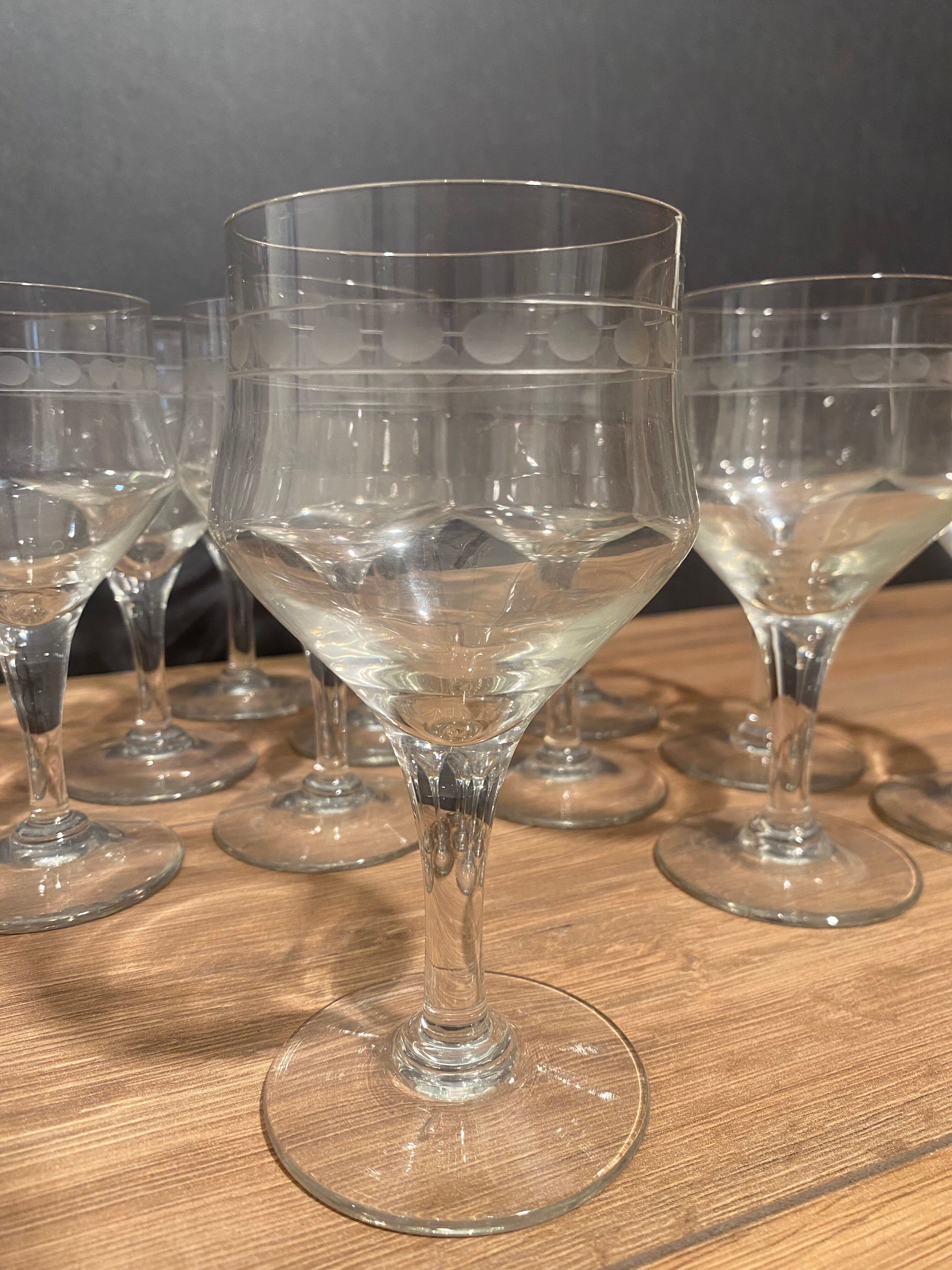 Suite of 12 glasses with feet in cut glass mid-twentieth century