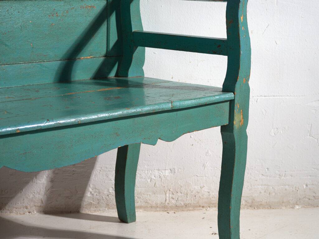 Banc ancien peint vert en bois de pin – Europe centrale, vers 1910