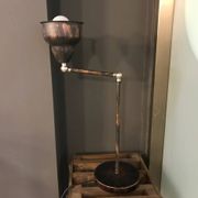 Lampe de bureau réglable en métal avec bras d'équilibre