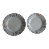 2 assiettes anciennes  en porcelaine Opaque de Gien
