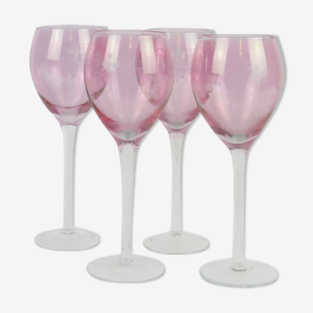 Set of 4 wine glass in pink and engraved glass, vintage