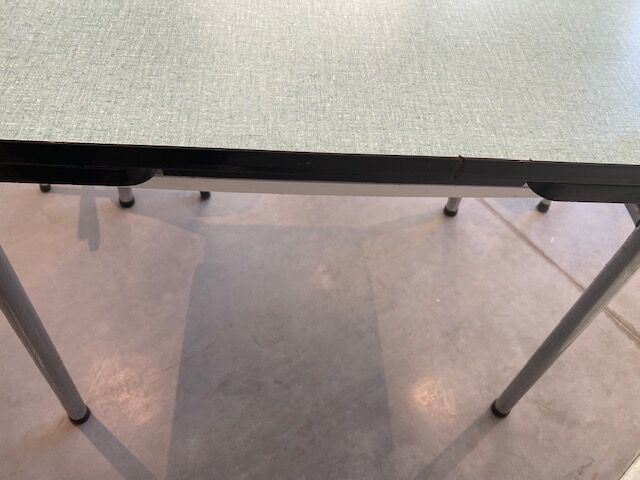Table formica extensions 150 cm with 4 seats