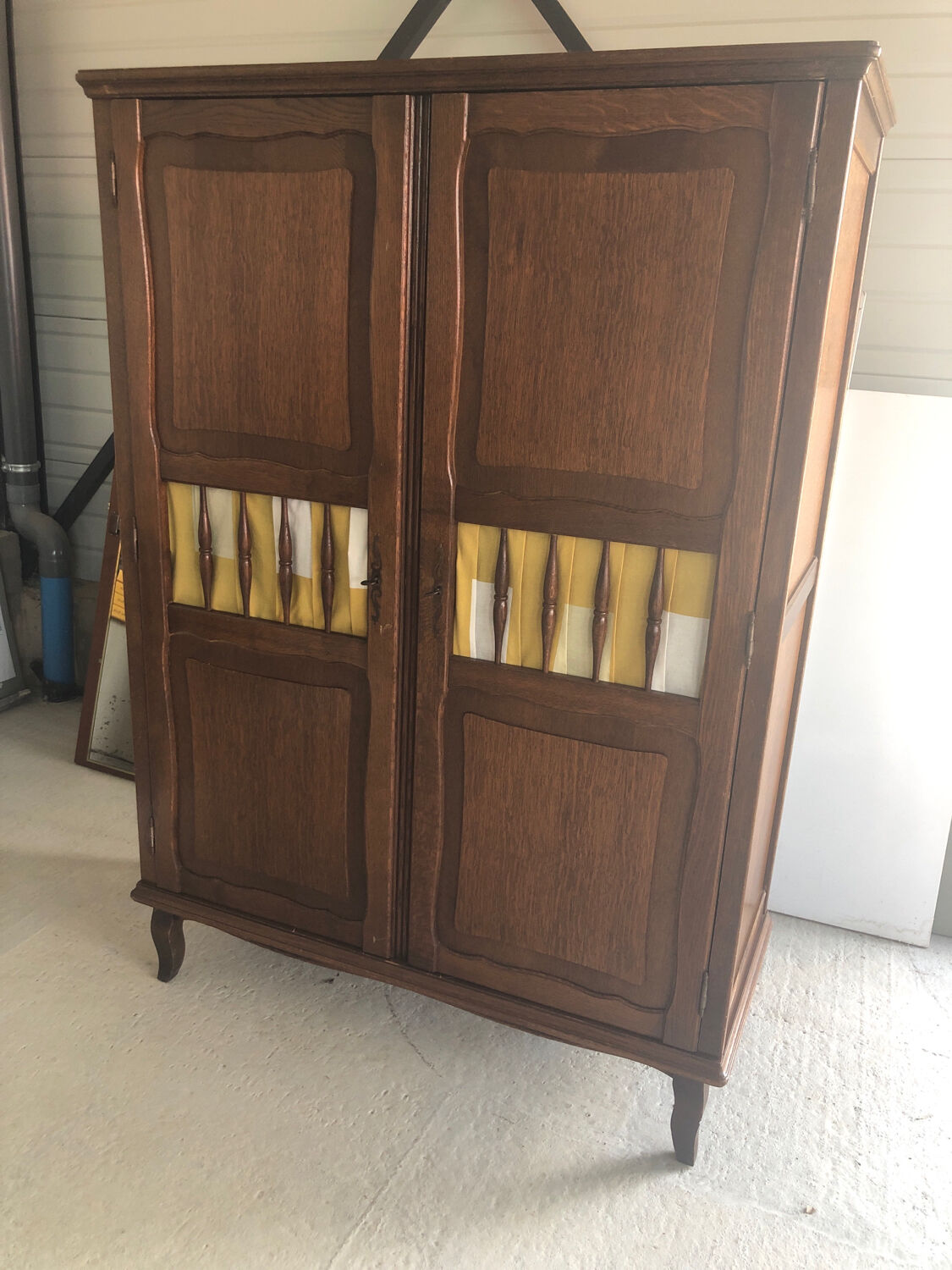 Wardrobe half wardrobe and old oak shelves