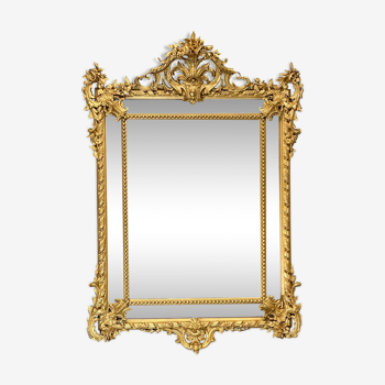 Miroir 140 x 99 cm époque Napoléon III, dorure à la feuille d’or