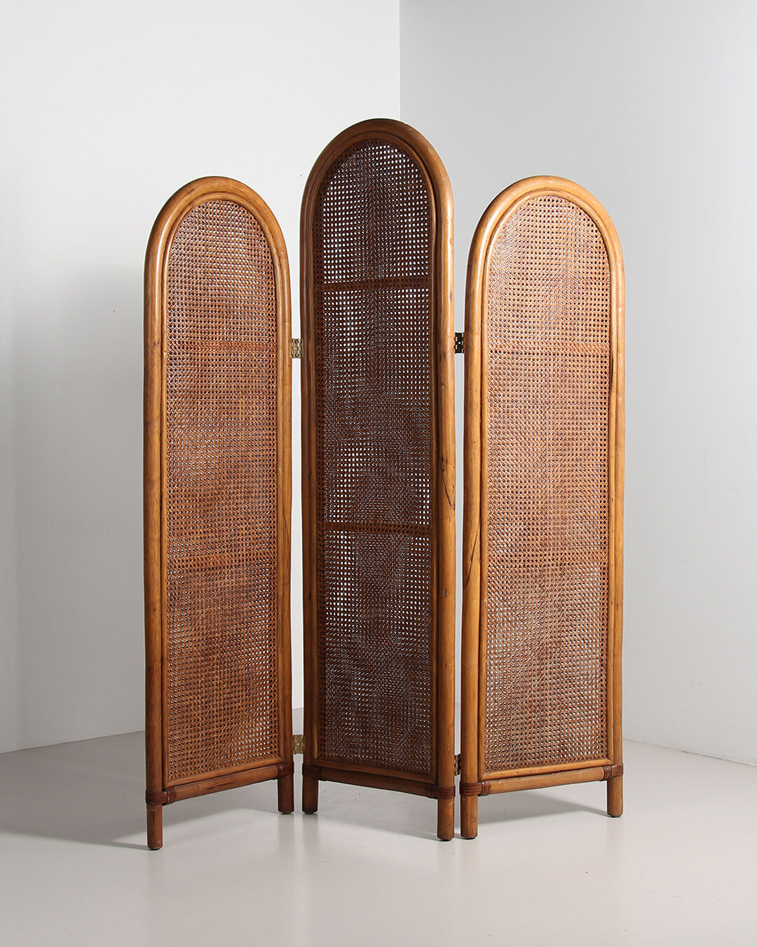 Screen 3 shutters double cannage