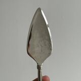 Set of 2 metal dessert cutlery.