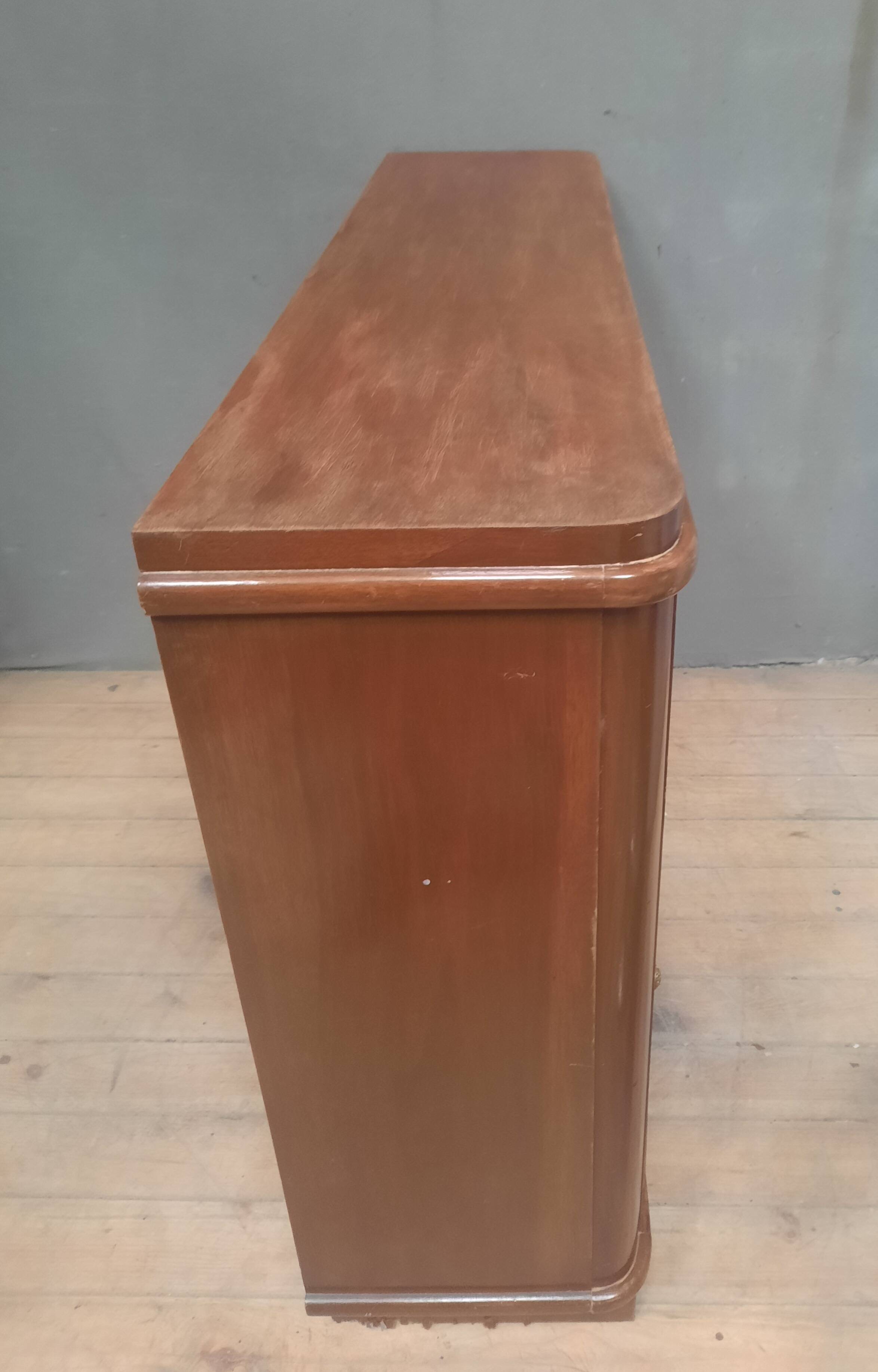 Commode en plaquage  des années 1930