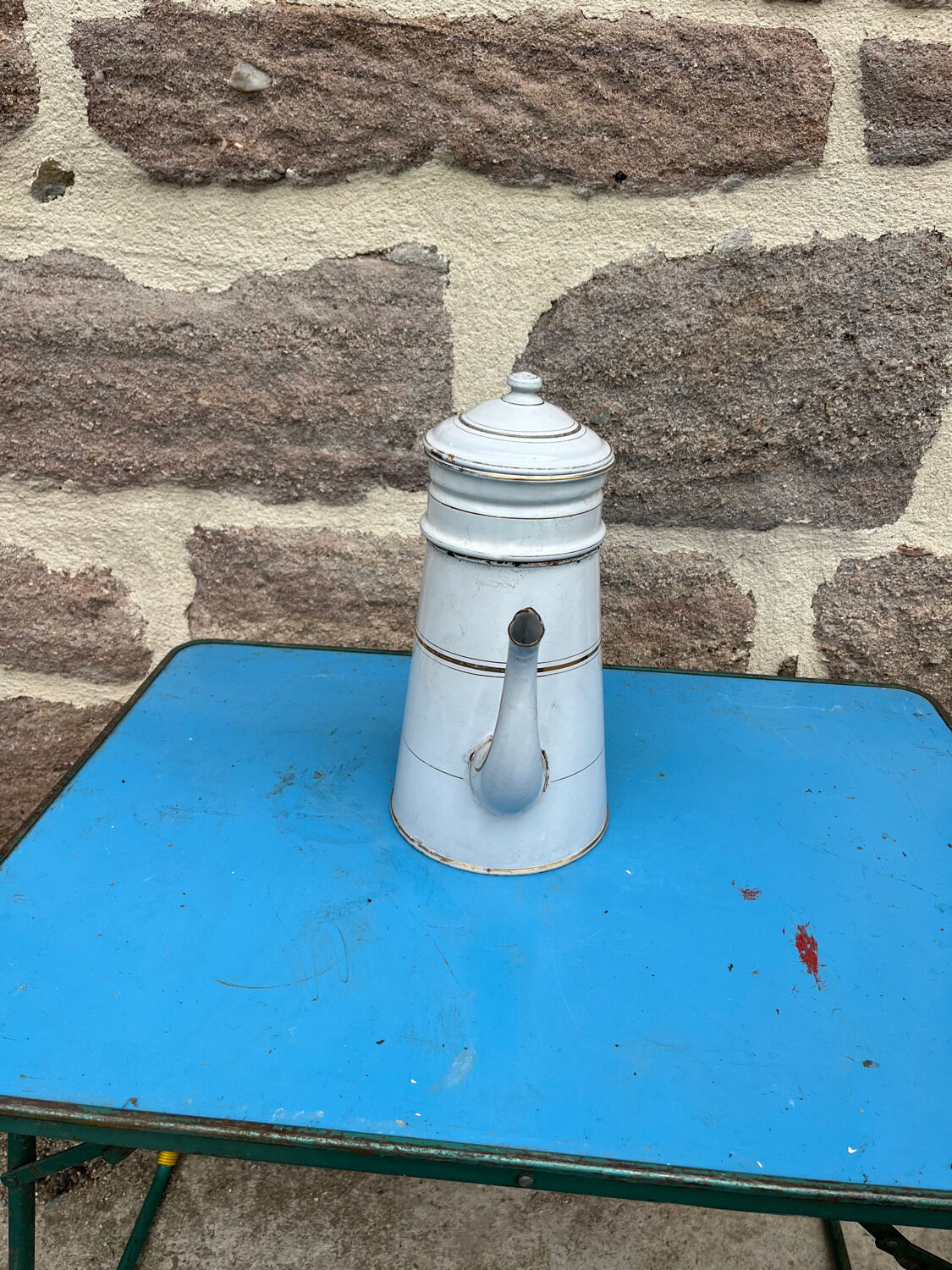 Enamelled coffee maker