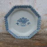 Large octagonal antique plate in Rouen faience.