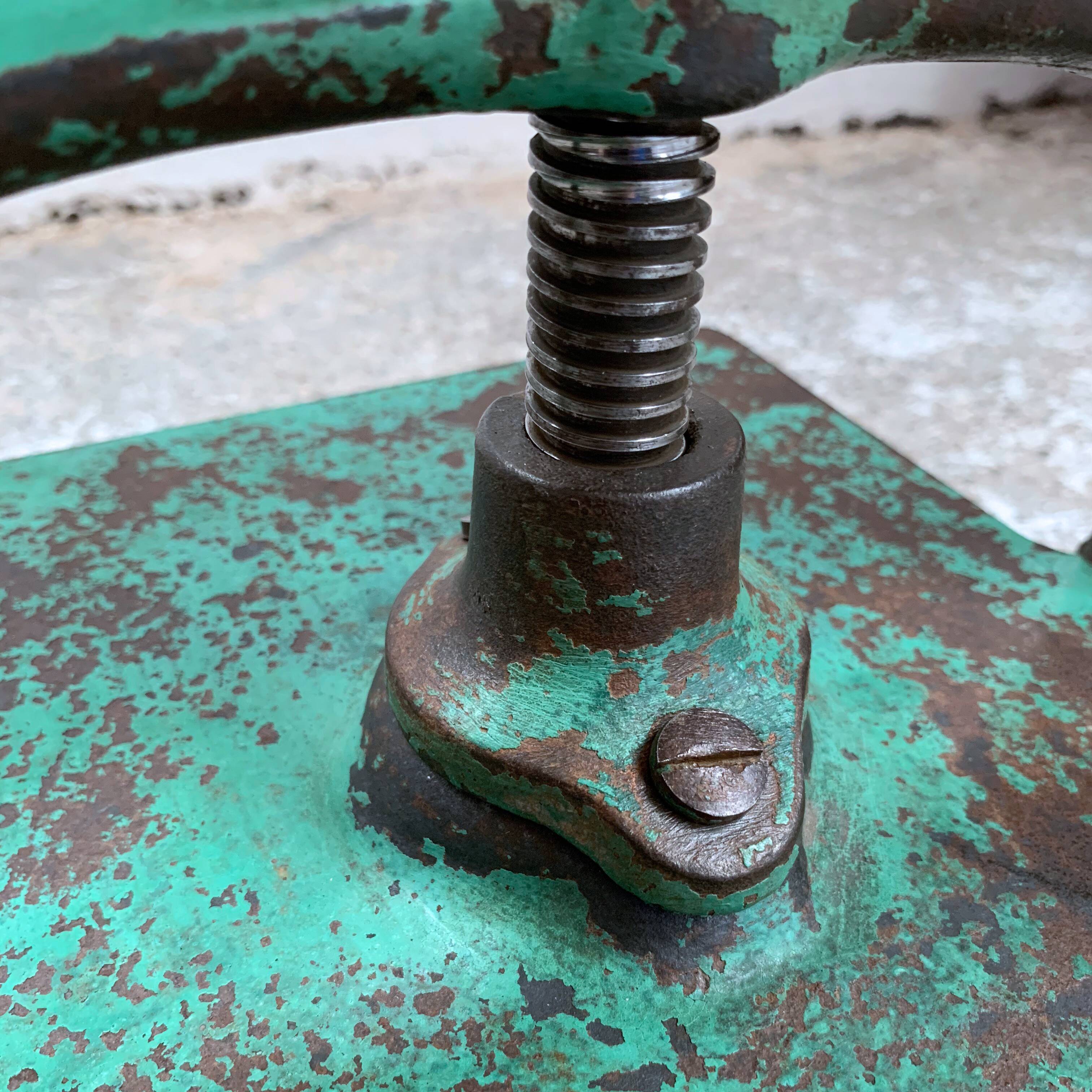 Cast-cast printing press to be linked