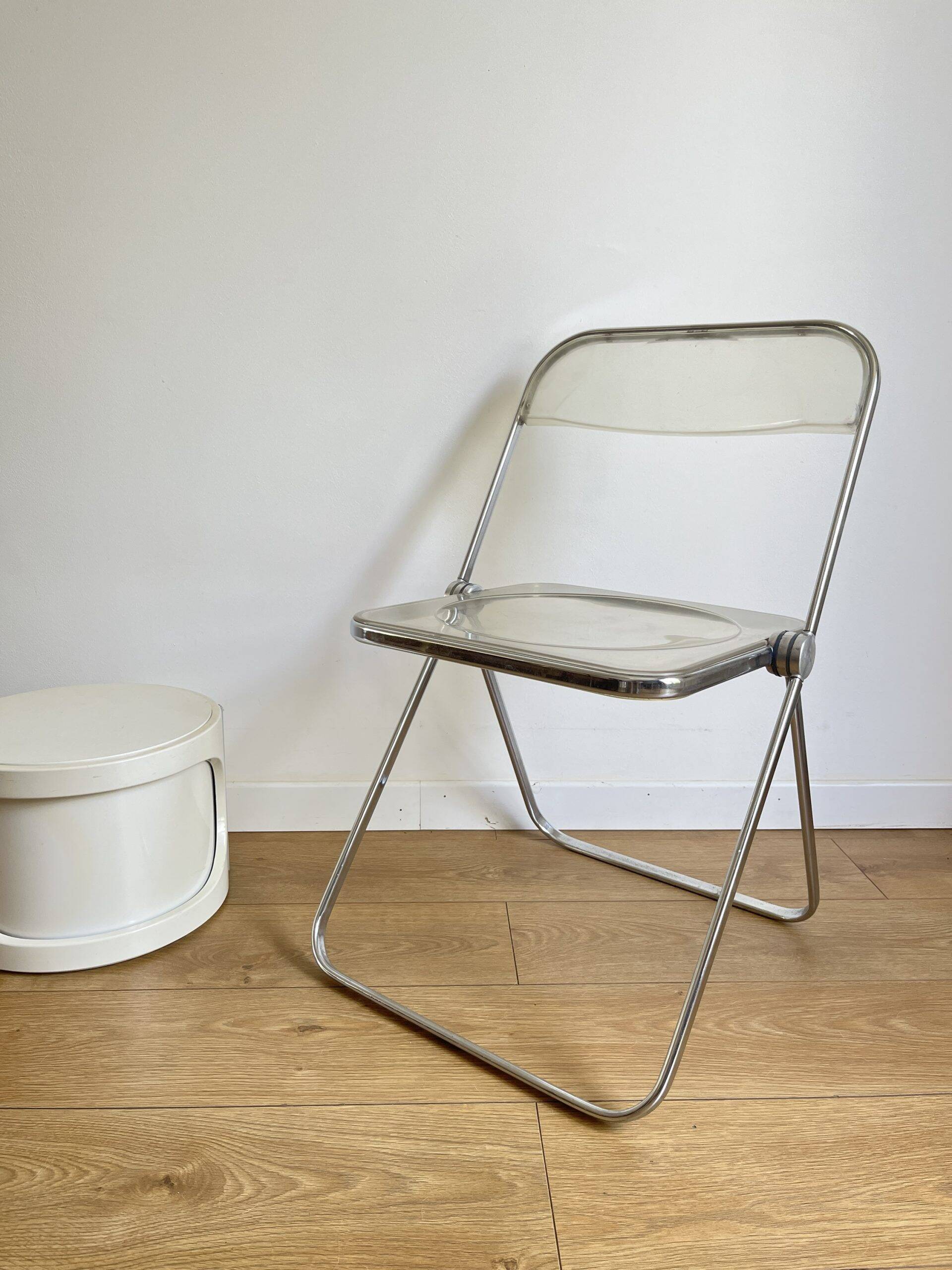 Plia chair by Giancarlo Piretti
