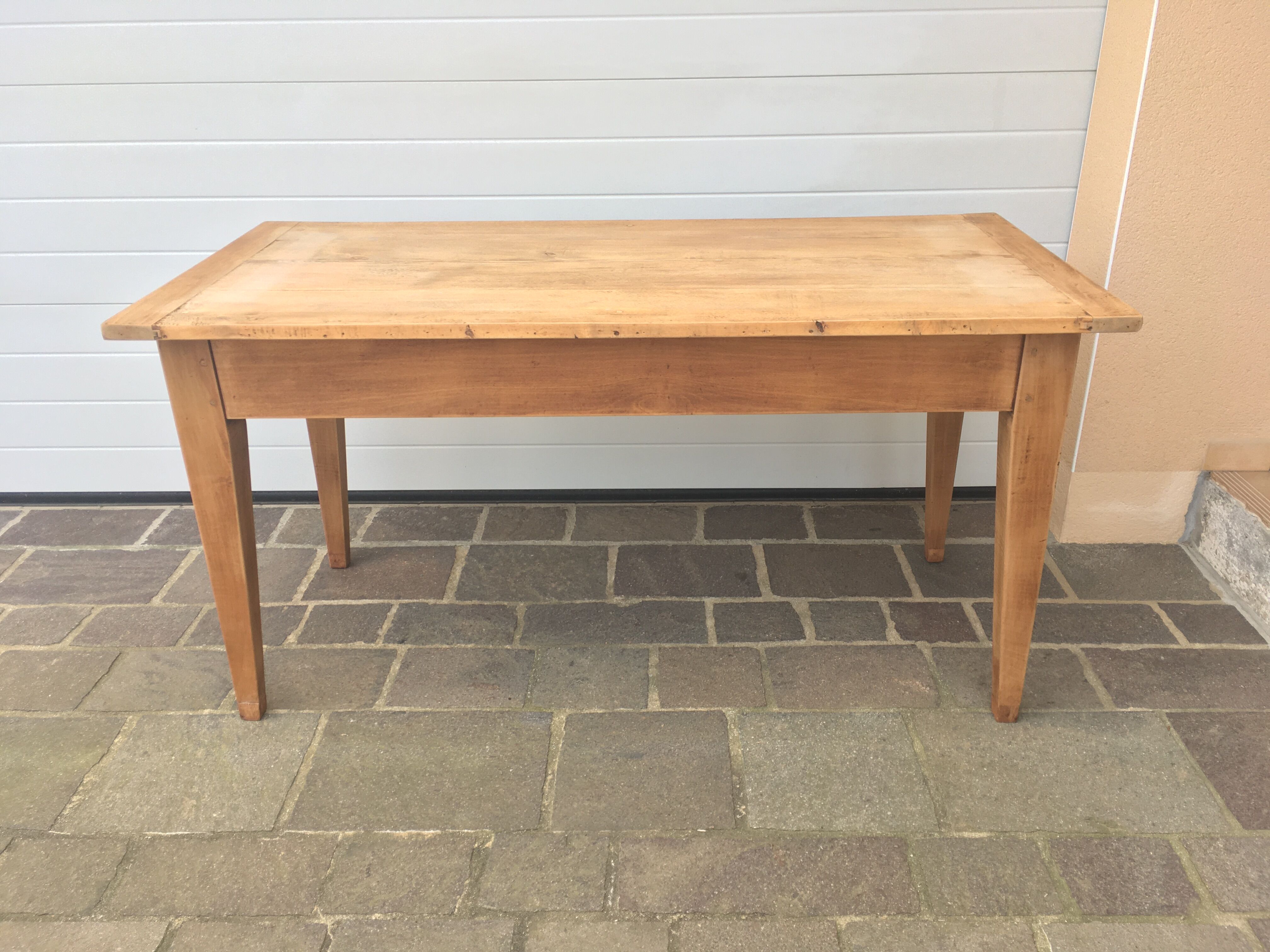 Farm table