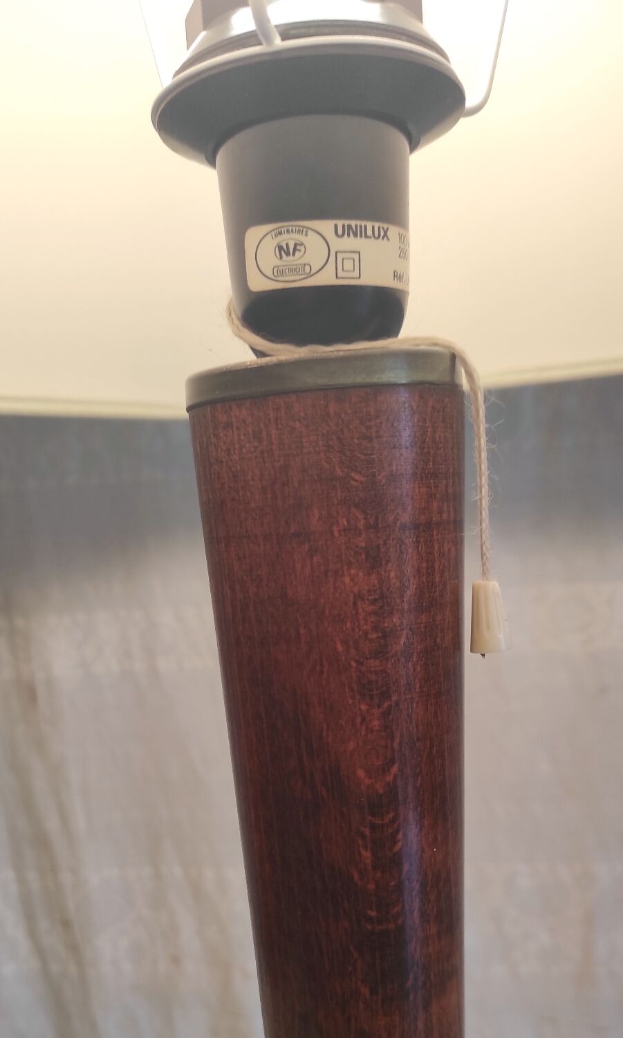 Table lamp by Unilux in wood and brass - mid 20th century.