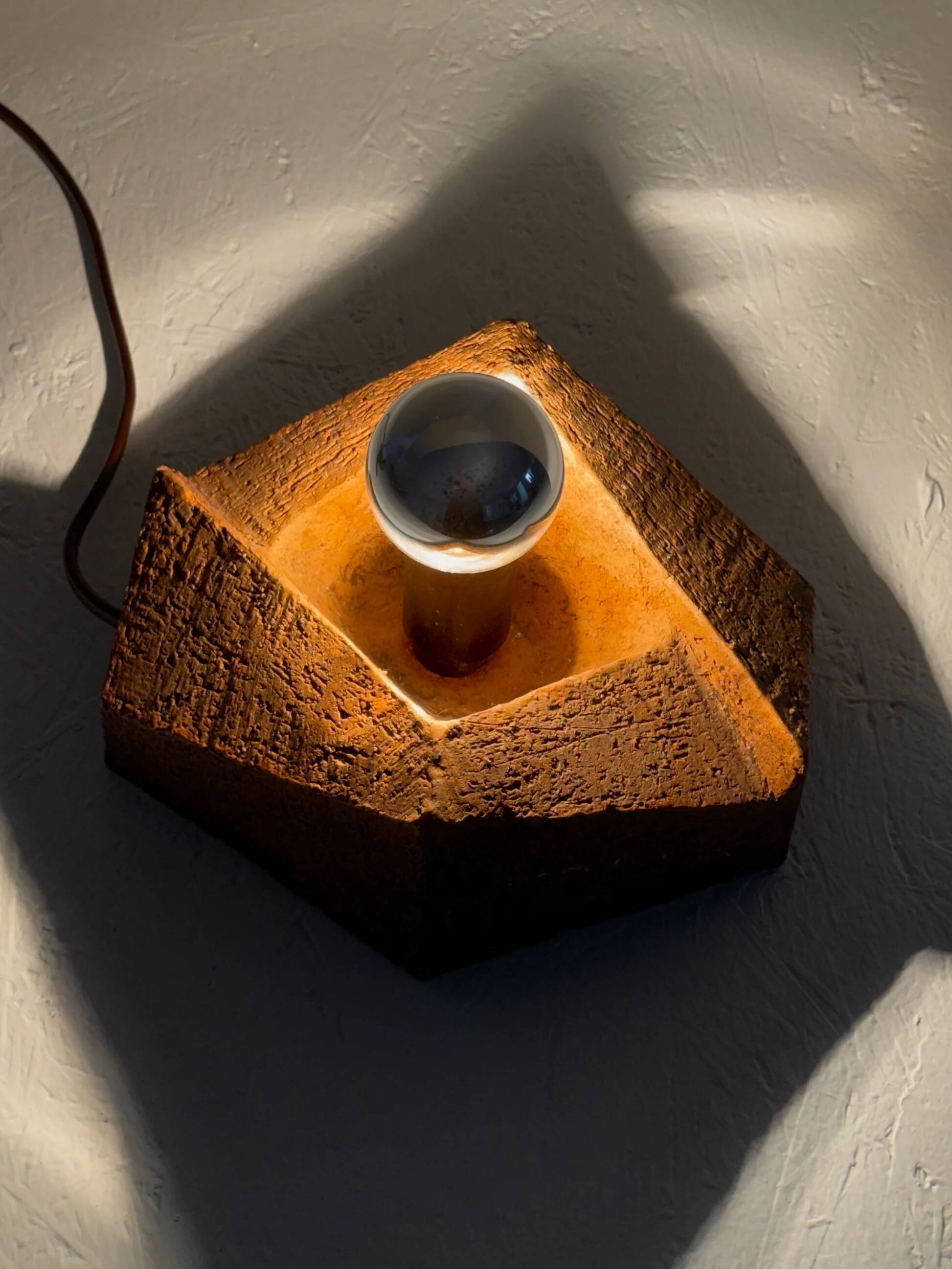 Lampe murale en céramique vintage brutaliste