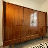 SAM dressing wardrobe