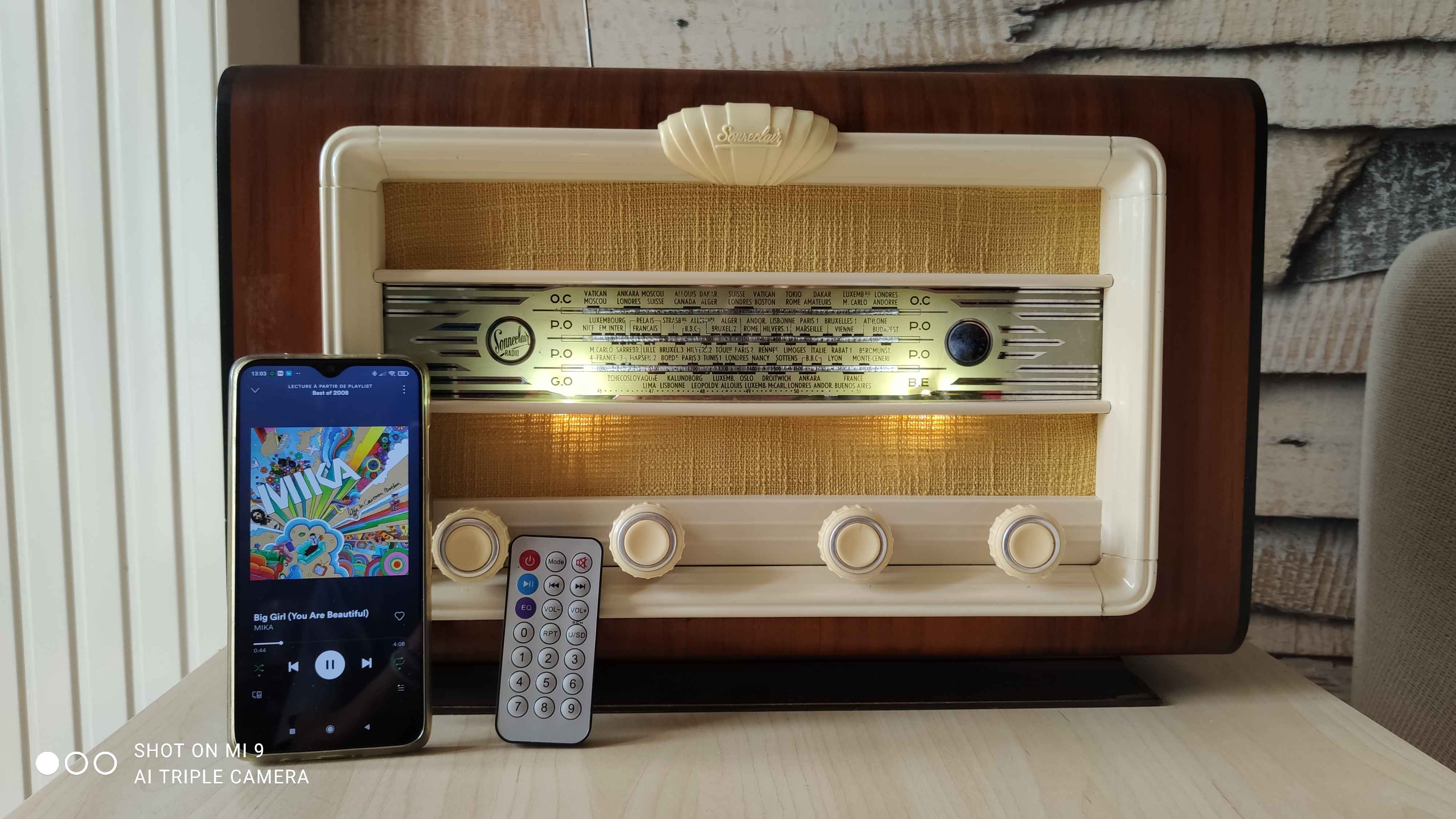 Sonneclair radio – green ribbon model (1952) – Bluetooth compatible