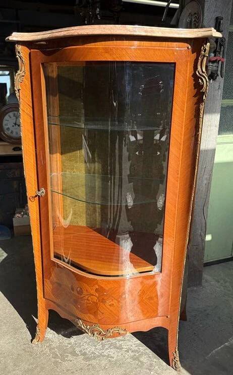 Display cabinet – Louis XV style – Ornament – Marquetry and Bronze / Brass