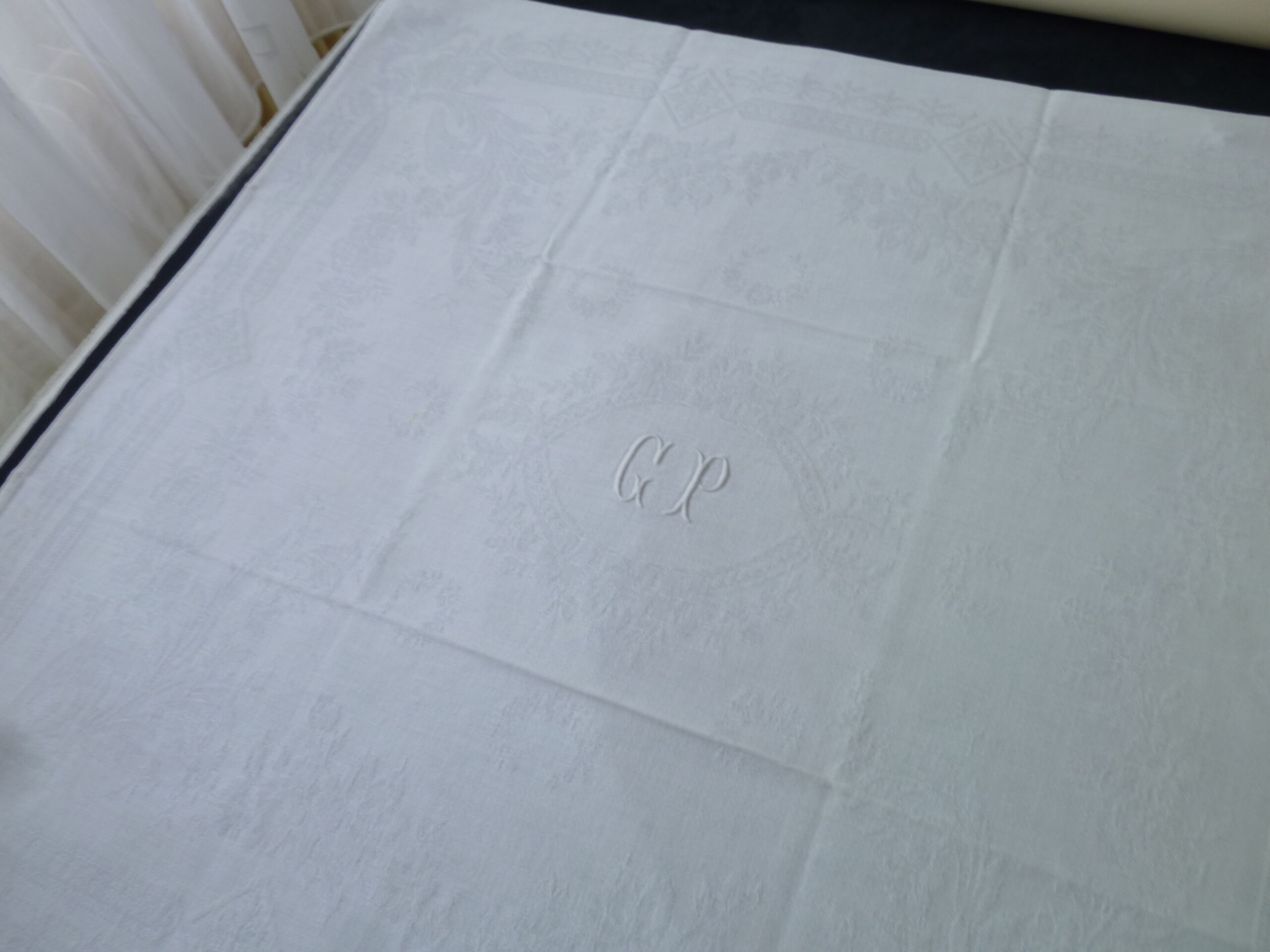 Set of 5 damask cotton napkins monograms GP