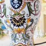 Table lamp in fine earthenware, 1950, in Renaissance style.