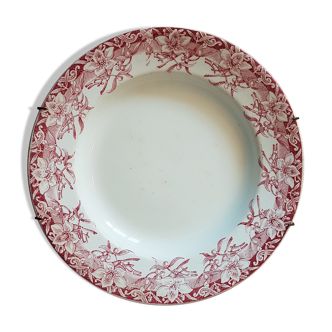 Assiette en faïence ancienne