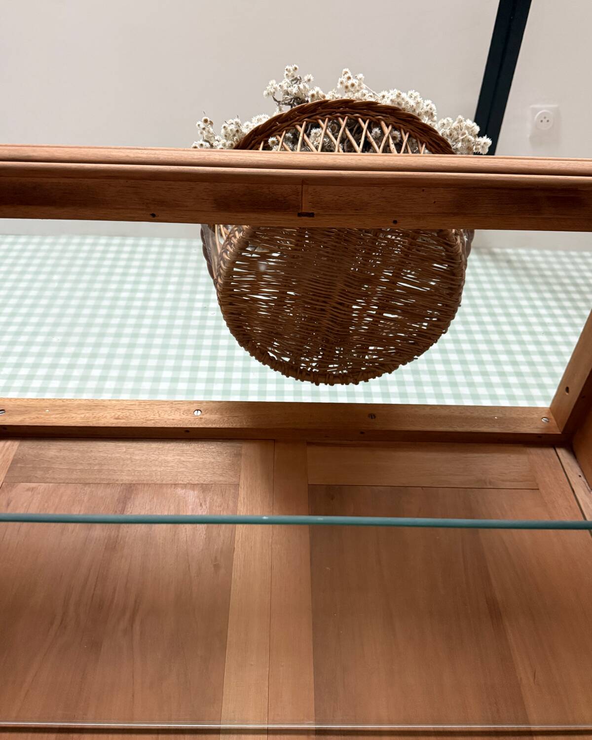 Large pharmacy display case (renovated)