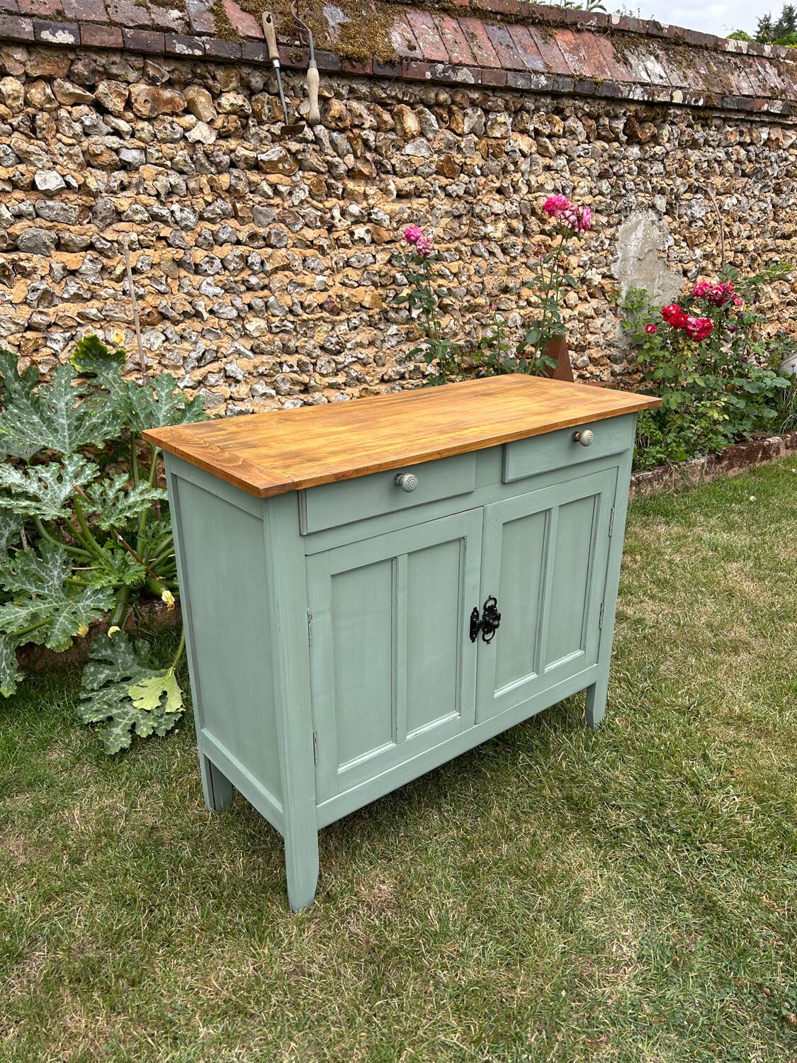 Buffet parisien vintage couleur vert cèdre