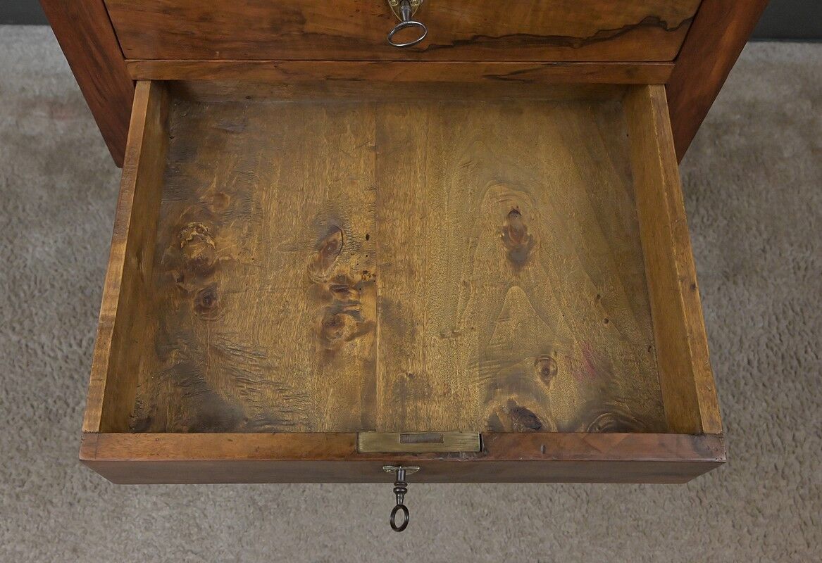 Petite table de salon en noyer, style Louis-Philippe – Milieu XIXe
