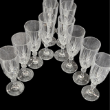 12 flutes à champagne en cristal ancien