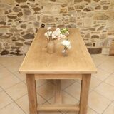 Farm table
