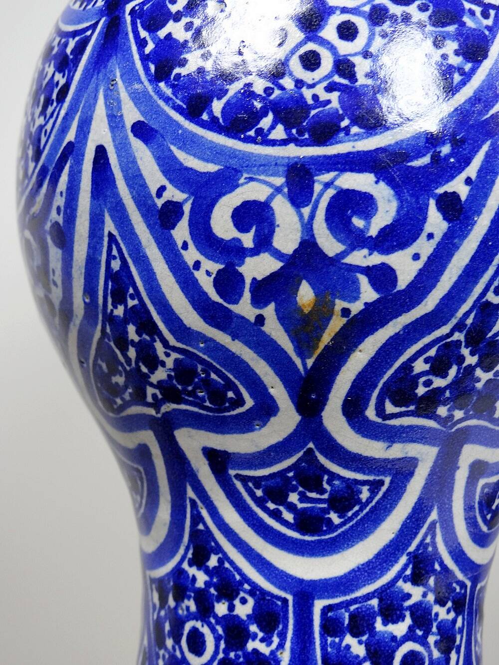 Large Moroccan vase/jar Fez handmade ceramic Khabia 19th-20th century cobalt