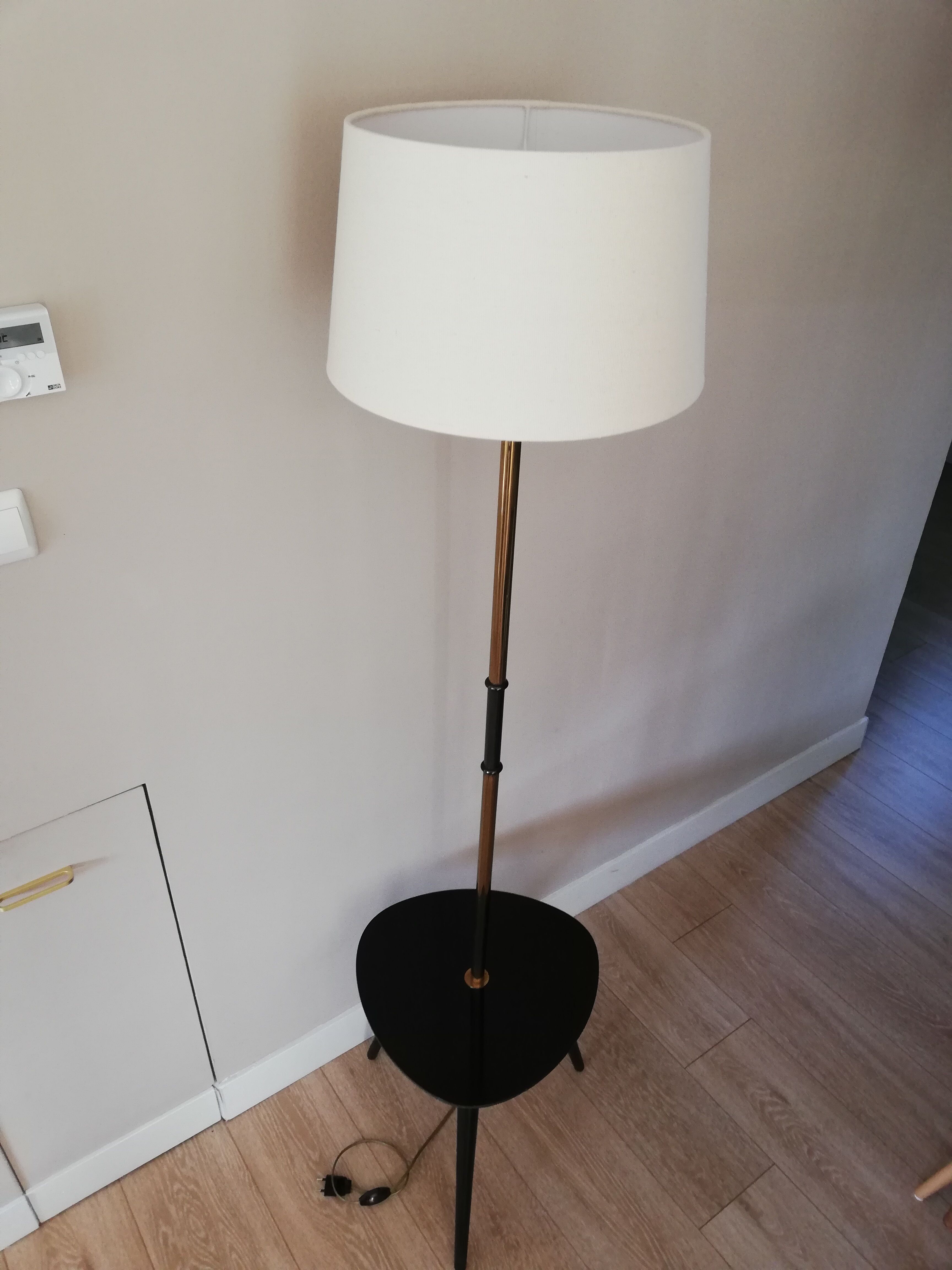 Tripod lamppost 60s