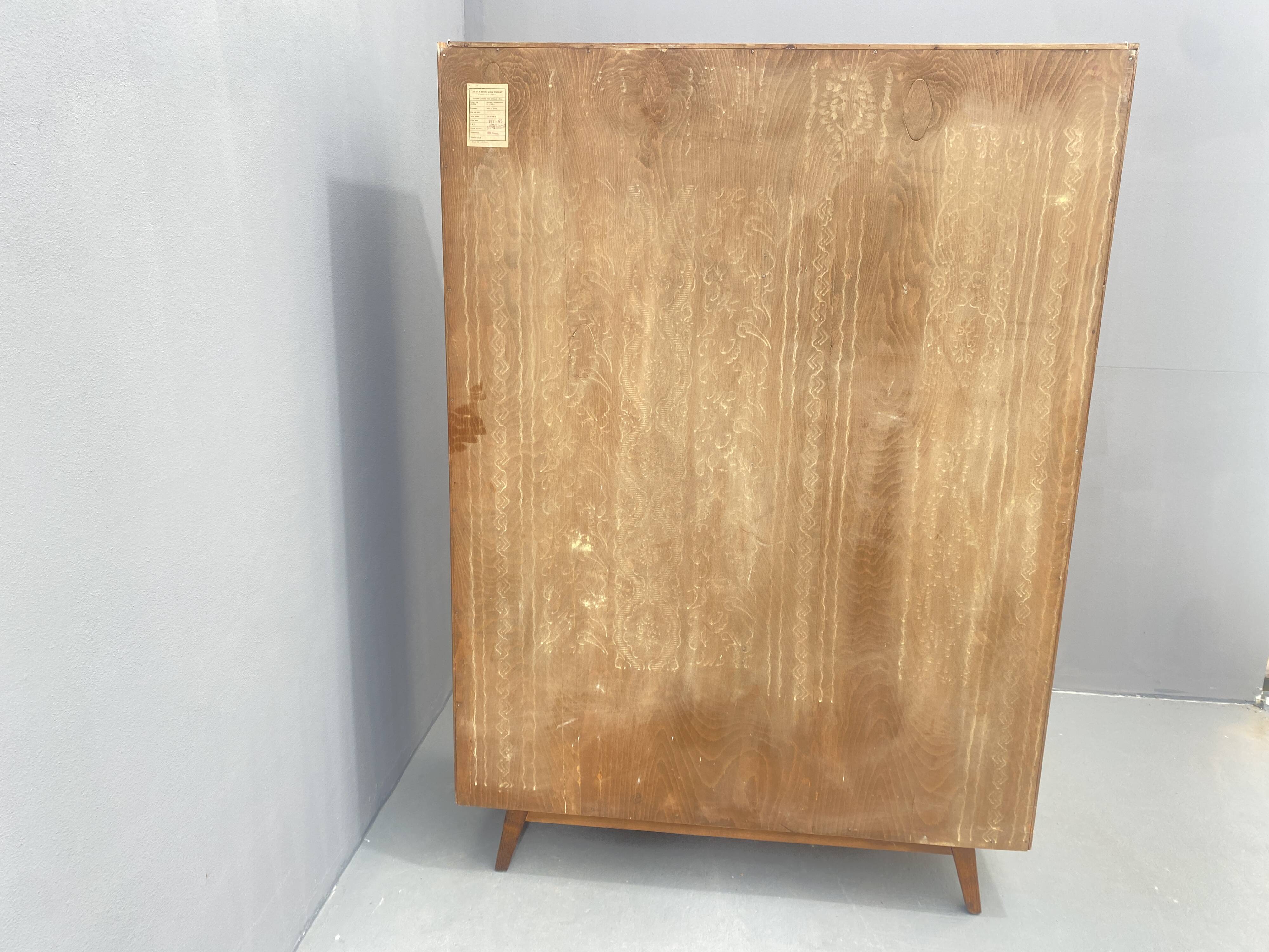 Armoire en noyer de Jitona, années 1970, Tchécoslovaquie