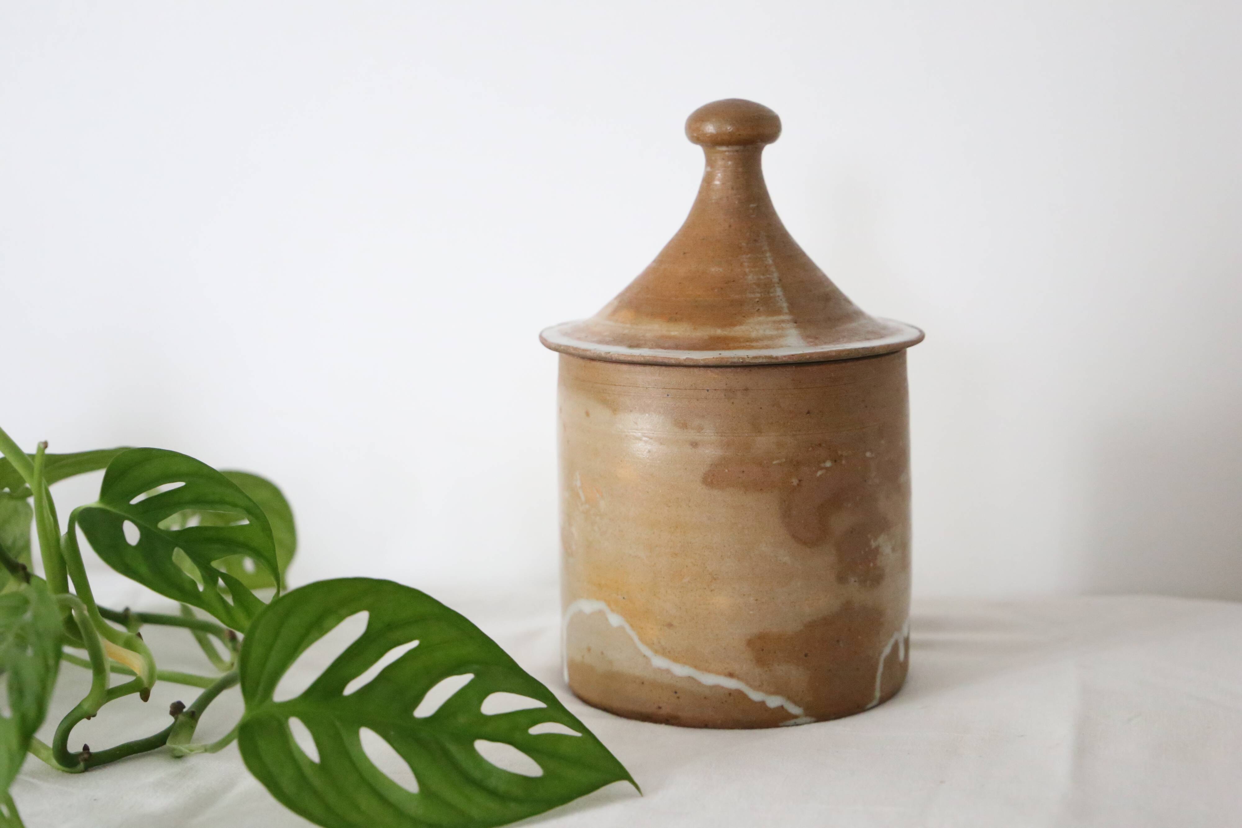 Stoneware pot, vintage