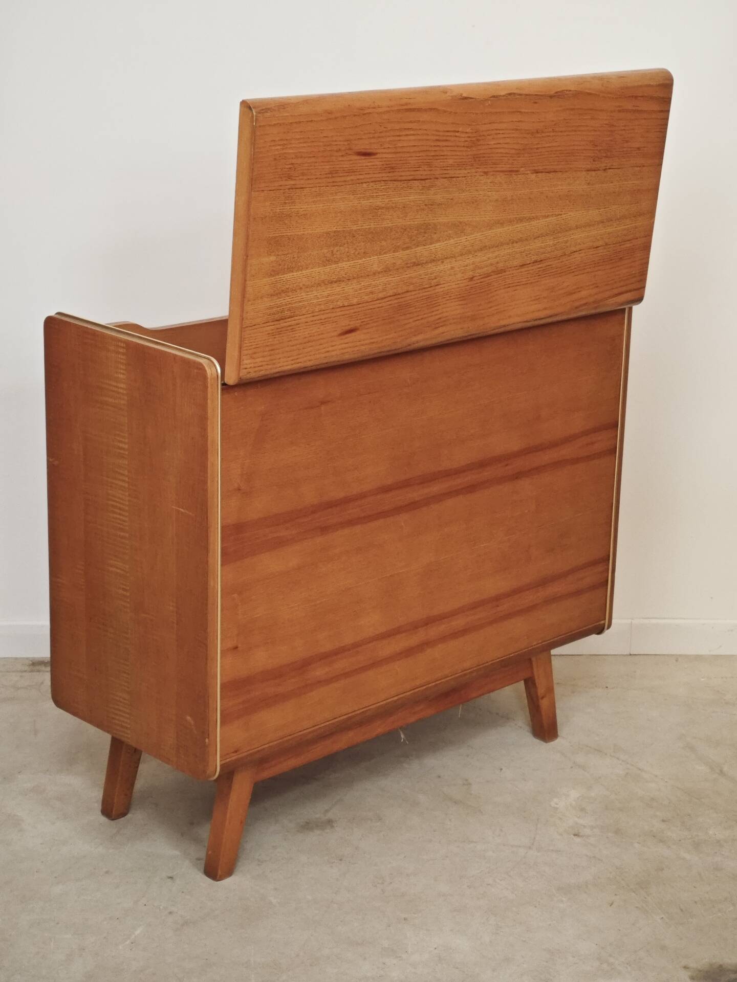 Cover chest, toy chest Landsman and Nepozitek Jitona.