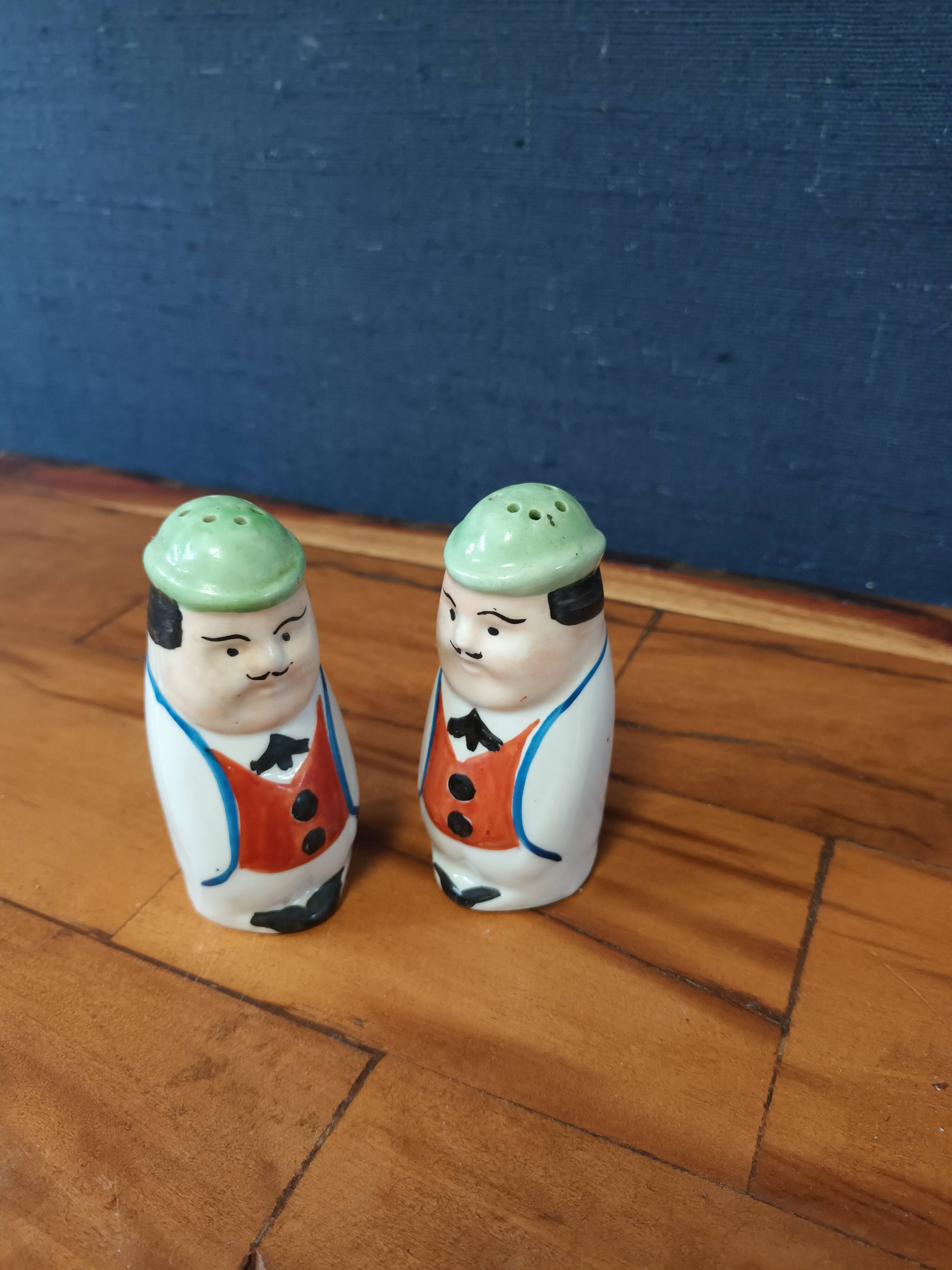 Pepper salt shaker