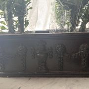 Ensemble de trois jardinières en fonte