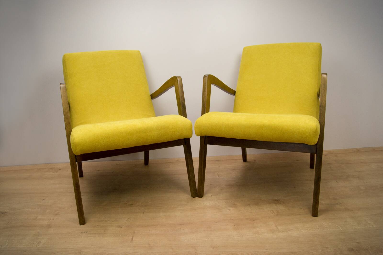 Type 300-138 Beech Armchairs from Bystrzyckie Furniture Factory, 1960s, Set of 2