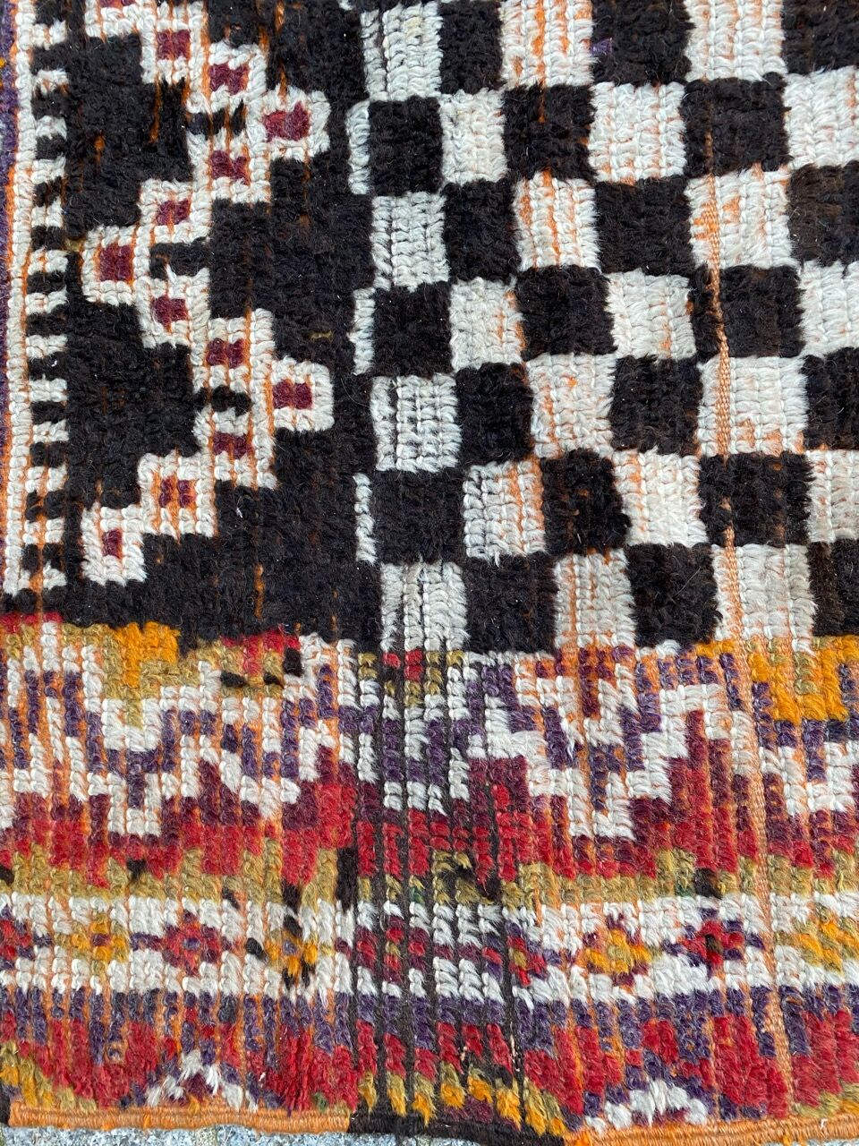Moroccan handmade antique tribal rug 124x142 cm