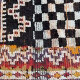 Tapis ancien tribal marocain fait main 124x142 cm