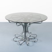 Sculptural Italian design table from the 1970s