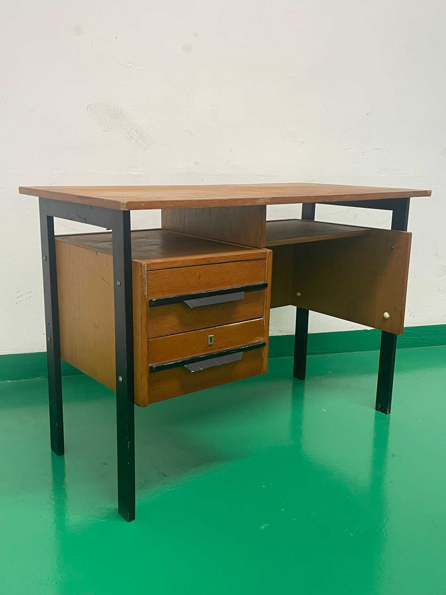 Vintage 1960s desk