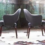 Eero Saarinen Knoll armchair upholstered in grey wool from the middle of the century