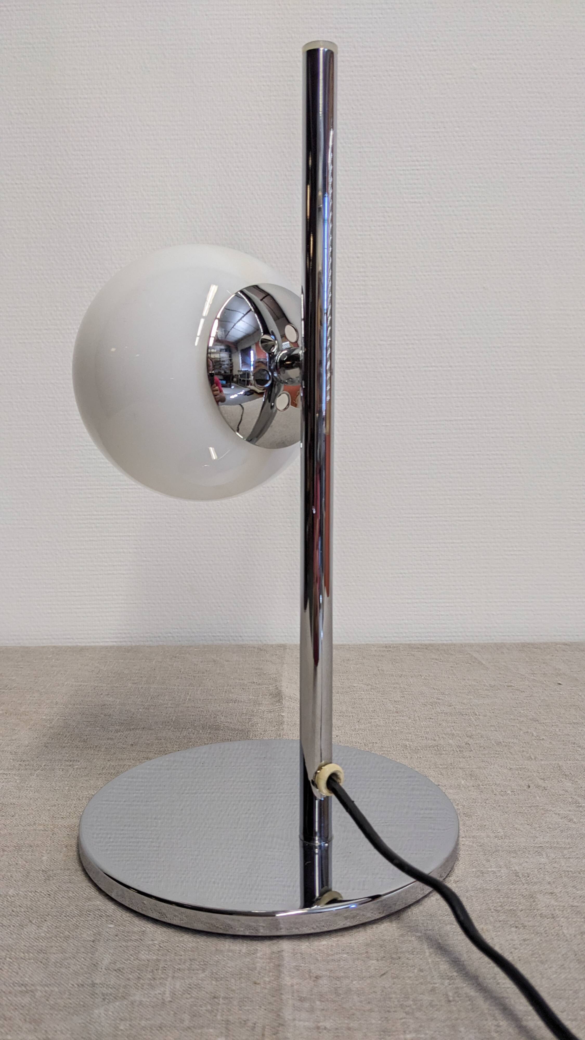 Space age lamp in white opaline from the 60s/70s