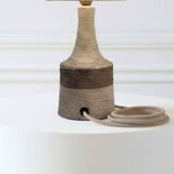 Floor lamp in stoneware with raffia lampshade