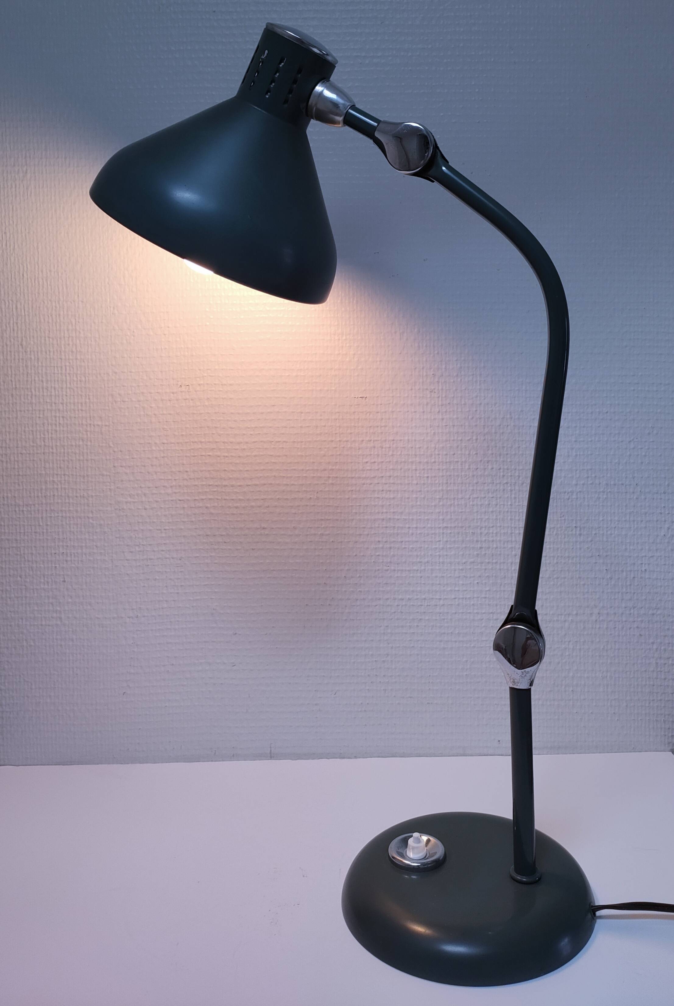 JUMO GS1 khaki lamp from the 50s design
