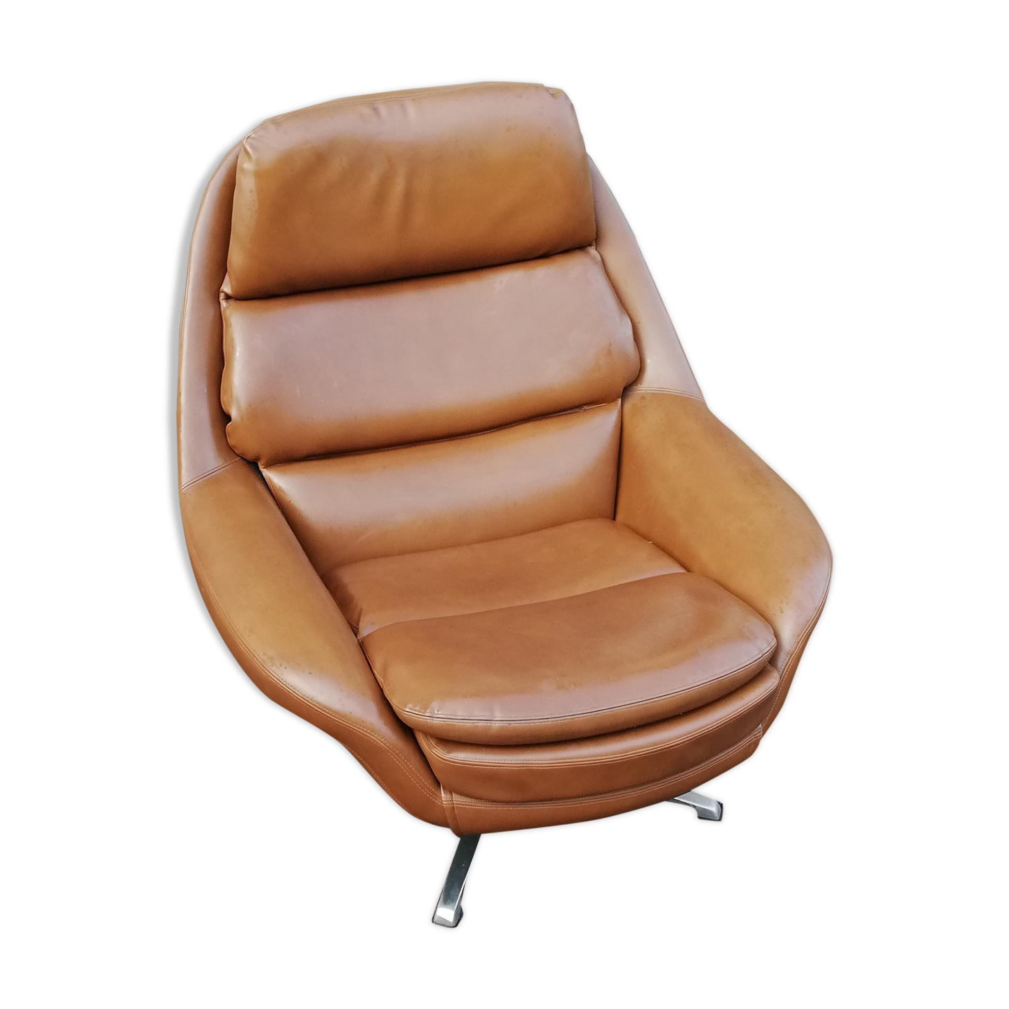 Vintage brown hull chair